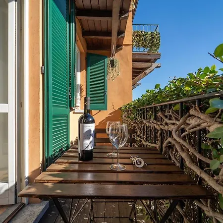 Apartamento Bright With Private Garage