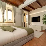 Lejlighed Bright With Private Garage Cernobbio