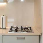 Lejlighed Bright With Private Garage *