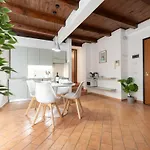 Bright With Private Garage Lejlighed Cernobbio